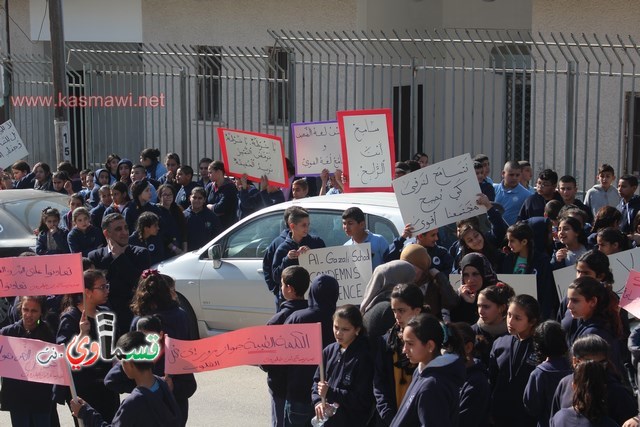 فيديو: رئيس البلدية في المسيرة التضامنية مع الاستاذ طارق ورسالة الى الشرطة  تحصيلكم وانجازاتكم في السنوات الاخيرة صفر   